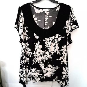 DRESSBARN Black and White Floral Blouse Size 3X Fit 2X